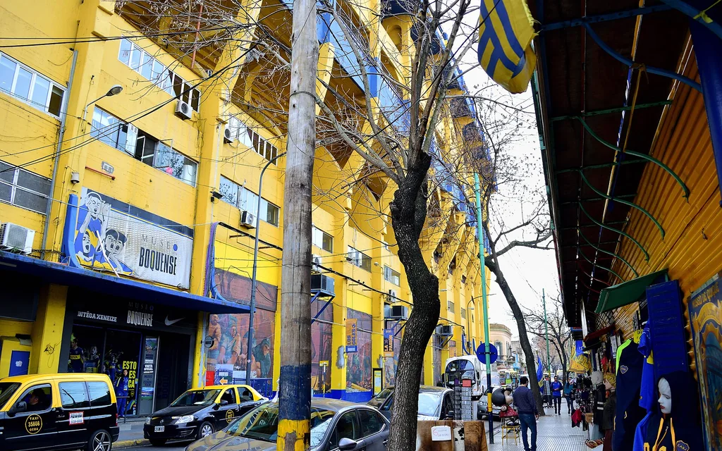Vista exterior de La Bombonera, estadio de Boca Juniors en el barrio de La Boca
